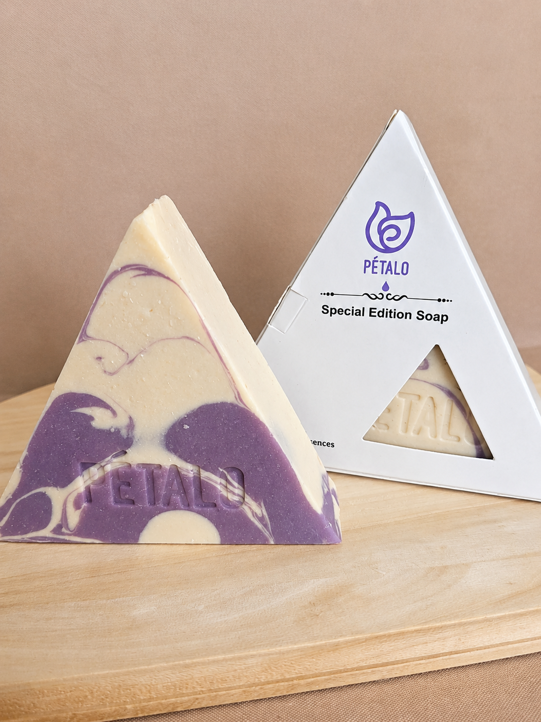 Jabón Premium Triangular Saponificado: Dreams Essences