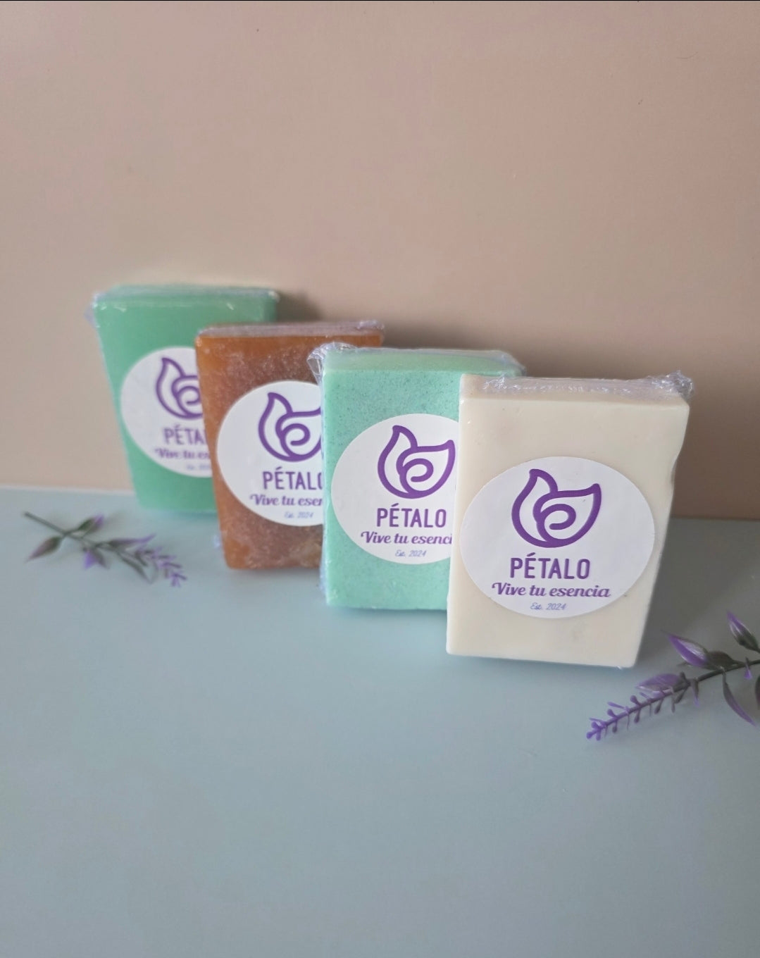 4 Jabones Artesanales de glicerina esencias sorpresa / 4 Handmade Glycerin Soaps – Surprise Scents