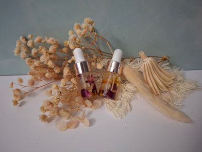 Aceite de Cutícula con flores secas