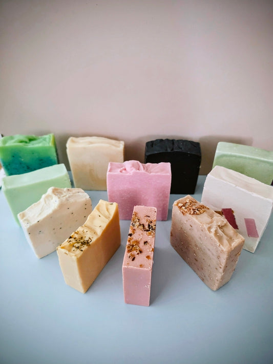 4 Jabones Artesanales Saponificados en oferta (selección sorpresa) / 4 Handmade Cold-Process Soaps on Sale (Surprise Selection)